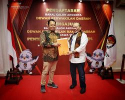Diawali Sholat Jumat di Kantor MPW PP Jatim, LaNyalla Kembali Daftar Anggota DPD RI Periode 2024-2029