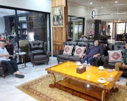 Maju Calon DPD, Komedian Komeng Sowan LaNyalla