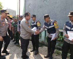 Jumat Curhat, Kapolda Jatim Blusukan ke Rumah Warga Gresik