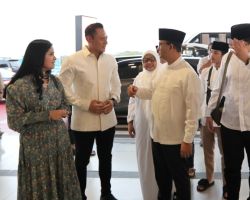 Lepas Keberangkatan Ibadah Haji Anies Baswedan, AHY: Semoga Lancar dan Hajinya Mabrur