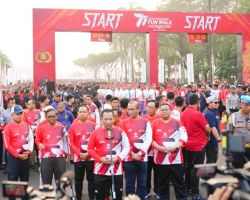 Fun Walk dengan Lintas Elemen, Kapolri Gaungkan Jaga Persatuan-Kesatuan Bangsa