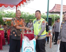 Dukung Ketahanan Pangan, Kapolresta Sidoarjo Tebar 5.000 Benih Ikan Lele