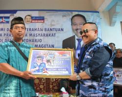 Sartono Serahkan Bantuan PJU Tenaga Surya Serta Gelar Pelatihan UMKM Untuk Wirausaha di Ponorogo