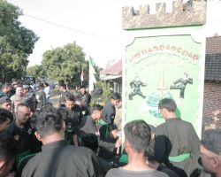 Kapolres Kediri Kota Apresiasi Perguruan Silat Pagar Nusa Tertibkan Tugu Secara Sukarela