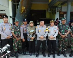 Kapolda Jatim Apresiasi Kinerja Polisi RW Desa Jambangan Pasuruan Kota Saat Jumat Curhat