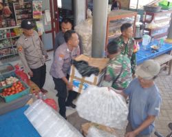Penertiban Miras, Polisi di Situbondo Amankan Ratusan Botol Arak