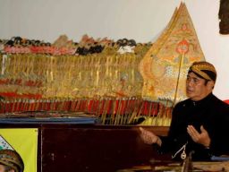 Dalang Ki Anom Suroto Gabung Timnas AMIN 