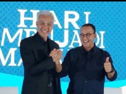 Pendukung Anies dan Ganjar Bersatu Suarakan Salam 4 Jari
