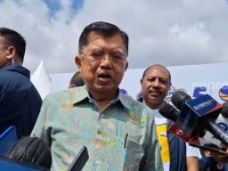 JK Kritik Jokowi Bagikan Sembako di Istana Negara