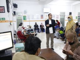 Antrean Online Puskesmas Surabaya Dikeluhkan, Eri Cahyadi Tegaskan Pembenahan Pelayanan