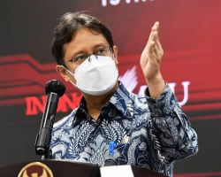 Menkes: Bila Merasa Sehat Masyarakat Tidak Perlu Gunakan Masker di Ruangan Terbuka
