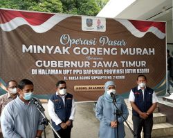 Gubernur Jatim Bersama Wali Kota Kediri Gelar Operasi Pasar Minyak Goreng