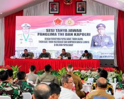 Silaturahmi Bareng Masyarakat di Papua Barat, Kapolri: TNI-Polri Solid dan Siap Kawal Program Pemerintah