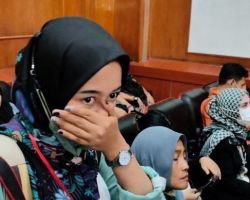 Petugas Perlakukan Keluarga Korban Dengan Baik Saat Hadiri Sidang Perdana Tragedi Kanjuruhan