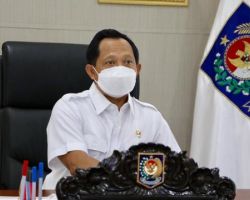 Mendagri Memperpanjang Penyesuaian PPKM Jawa-Bali Antisipasi Omicron