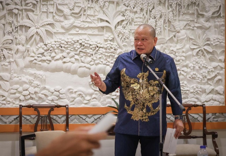 Ketua DPD RI Tolak APBN Jadi Jaminan Kereta Cepat China