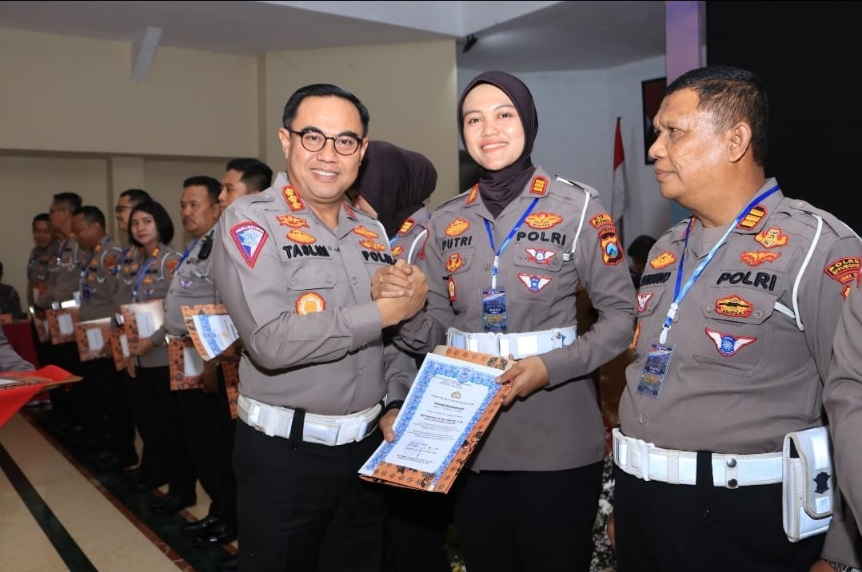 Satlantas Polres Lumajang Raih Penghargaan Dari Dirlantas Polda Jatim