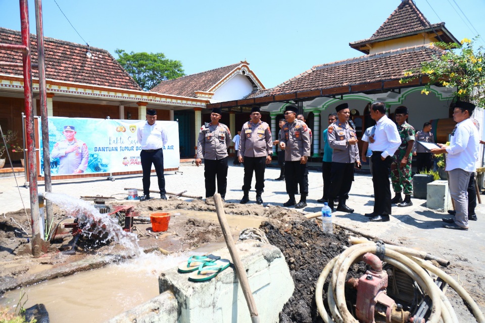Bakti Polri di Jumat Curhat, Polres Magetan Atasi Kelangkaan Air Bersih Untuk Warga