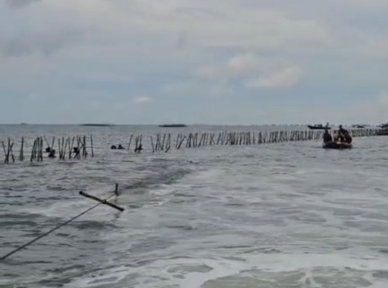 Pencabutan pagar Laut Tangerang