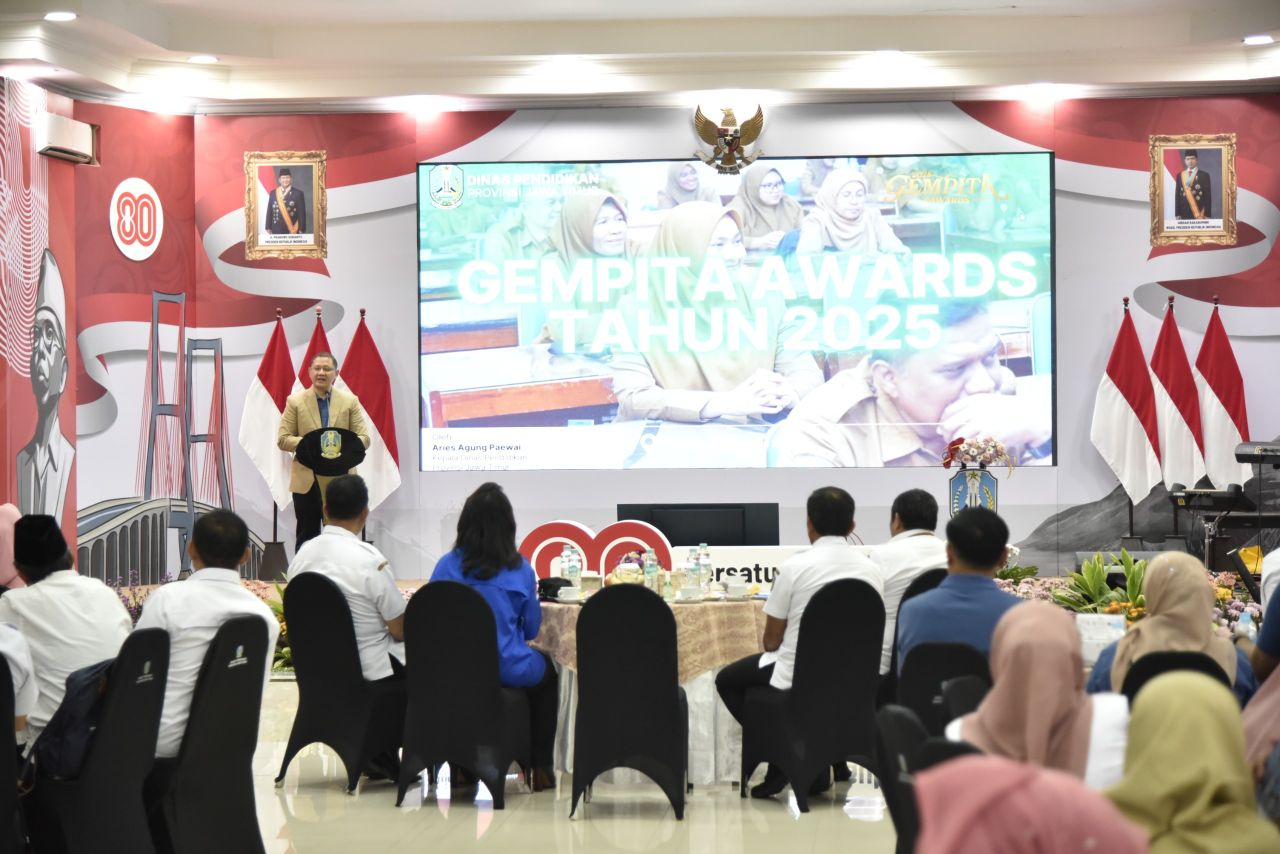 Jadi Pembicaraan dalam PKKMB UNESA, Kadindik Ajak Maba UNESA Ambil Peran dalam SDM Unggul