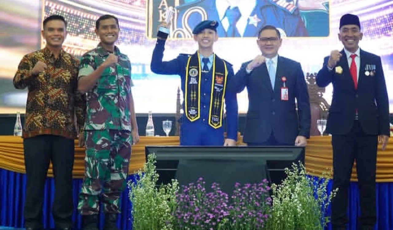 Kadindik Jatim Aries Agung Paewai Tutup Pendidikan Purnawiyata SMAN 3 Taruna Angkasa