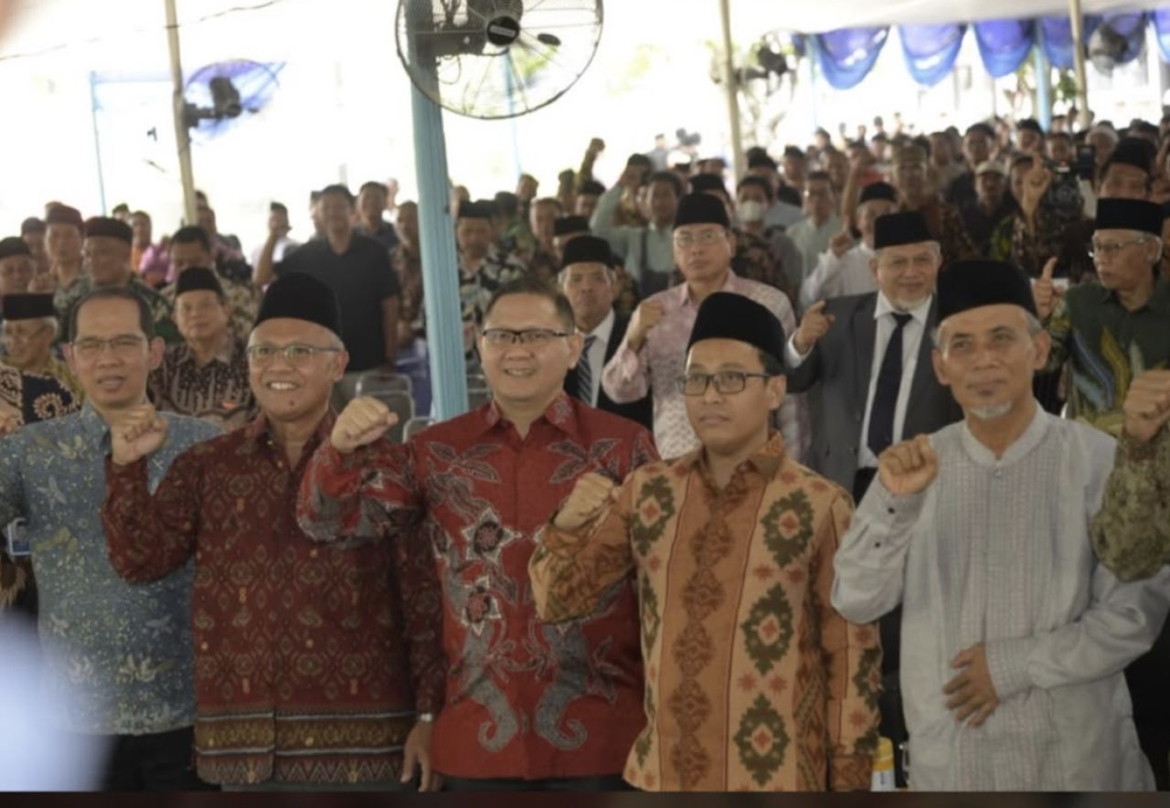 Dihadiri Kadindik Jatim, Mendikdasmen Resmikan SMPM 15 dan Sport Center
