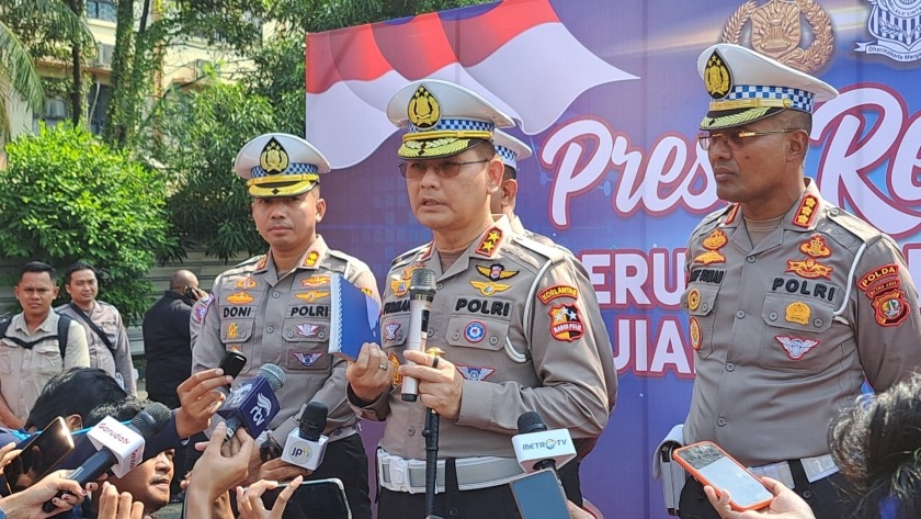 <p><strong>Kakorlantas Polri Irjen Firman Shantyabudi melaksanakan kunjungan ke Satpas Polda Metro Jaya yang berada di Daan Mogot, Cengkareng, Jakarta Barat, Jum'at (4/8/2023).</strong></p>