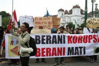 Buru Perampok Uang Negara, Perlukah Dibentuk Densus Anti Korupsi?