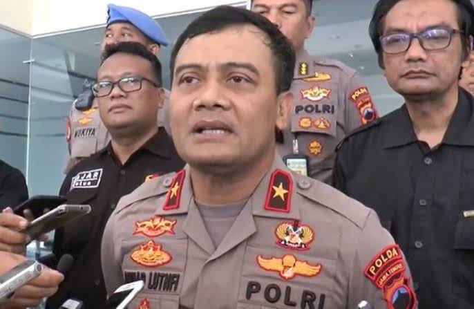 <p><strong>Kapolda Jawa Tengah, Irjen Pol Drs Ahmad Luthfi S.St.Mk., S.H.</strong></p>