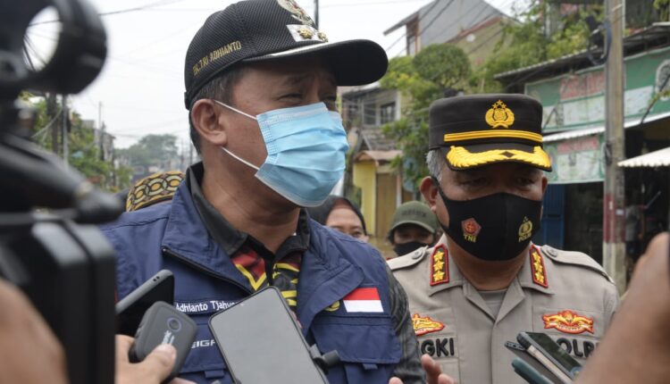 Plt Wali Kota Bekasi Tri Adhianto.