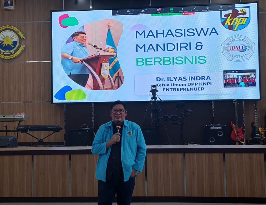 Ilyas Indra saat menjadi pemateri Bela Negara Pemuda di Pangkalan TNI Angkatan Laut V Surabaya, jelang peringatan HUT RI ke-77, Selasa (16/8/2022).